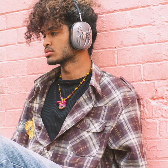 HANDMADE POLYMER CLAY PINKY MONSTER NECKLACE - Picture 4 of 7